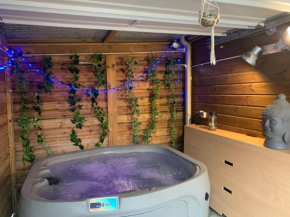 Bungalow et jacuzzi privatifs